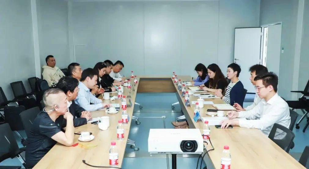 注能高端醫(yī)美產(chǎn)業(yè)發(fā)展 中國(guó)整形美容協(xié)會(huì)、瑞麗醫(yī)美與博鰲樂(lè)城管理局舉行座談會(huì)